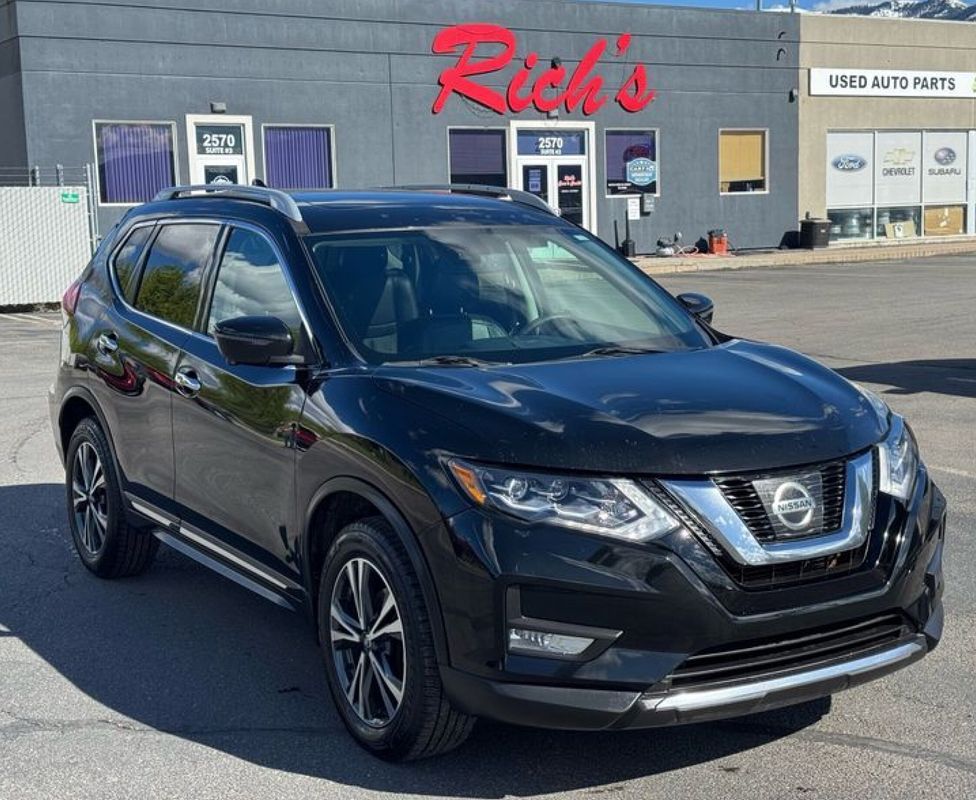 2017 NISSAN ROGUE SL