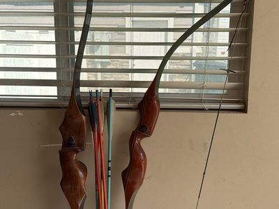Archery Set with Recurve Bows and Arrows in Quiver