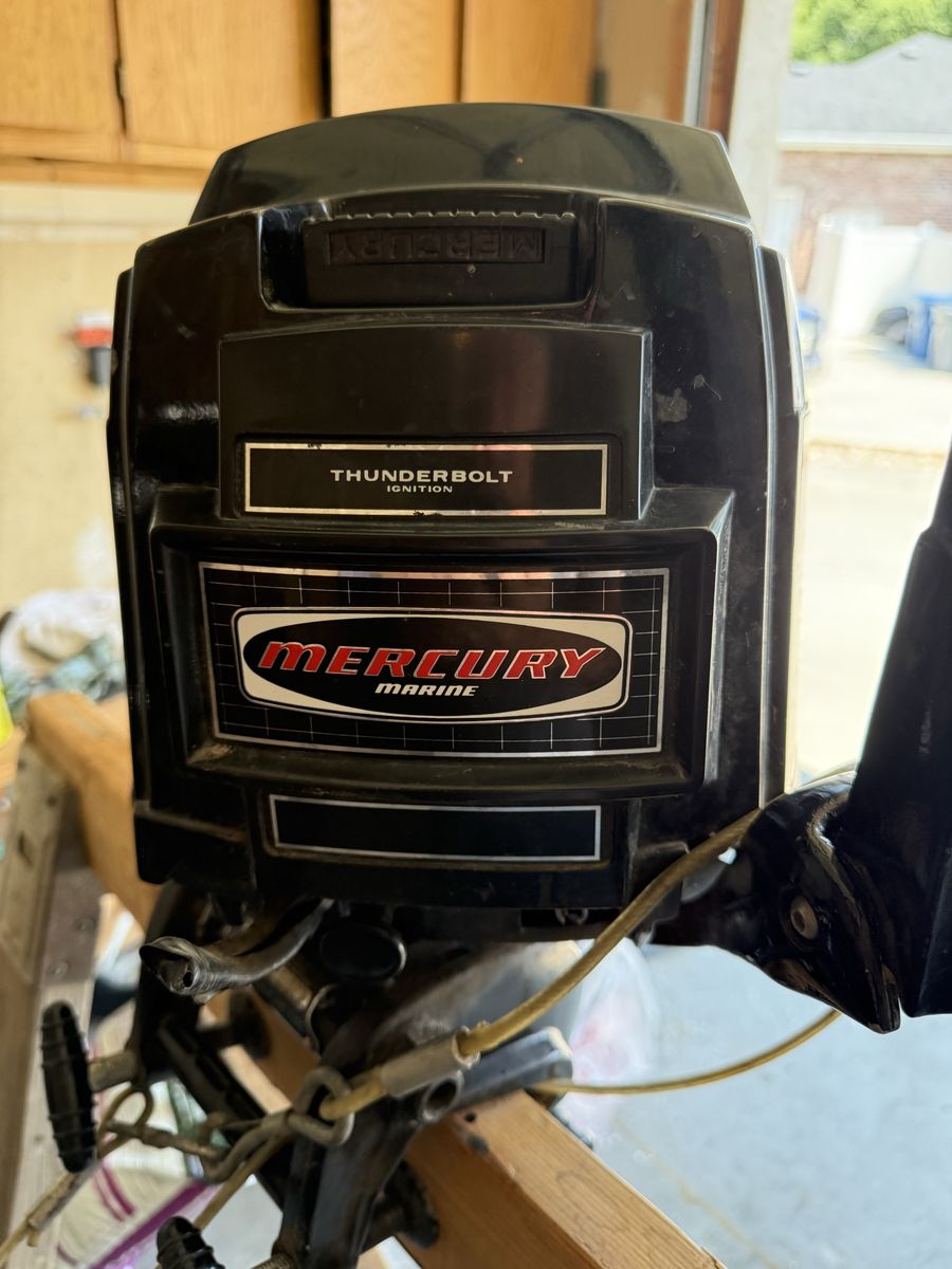 7.5 hp Mercury Outboard Motor