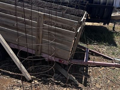 Tomato cages two sizes