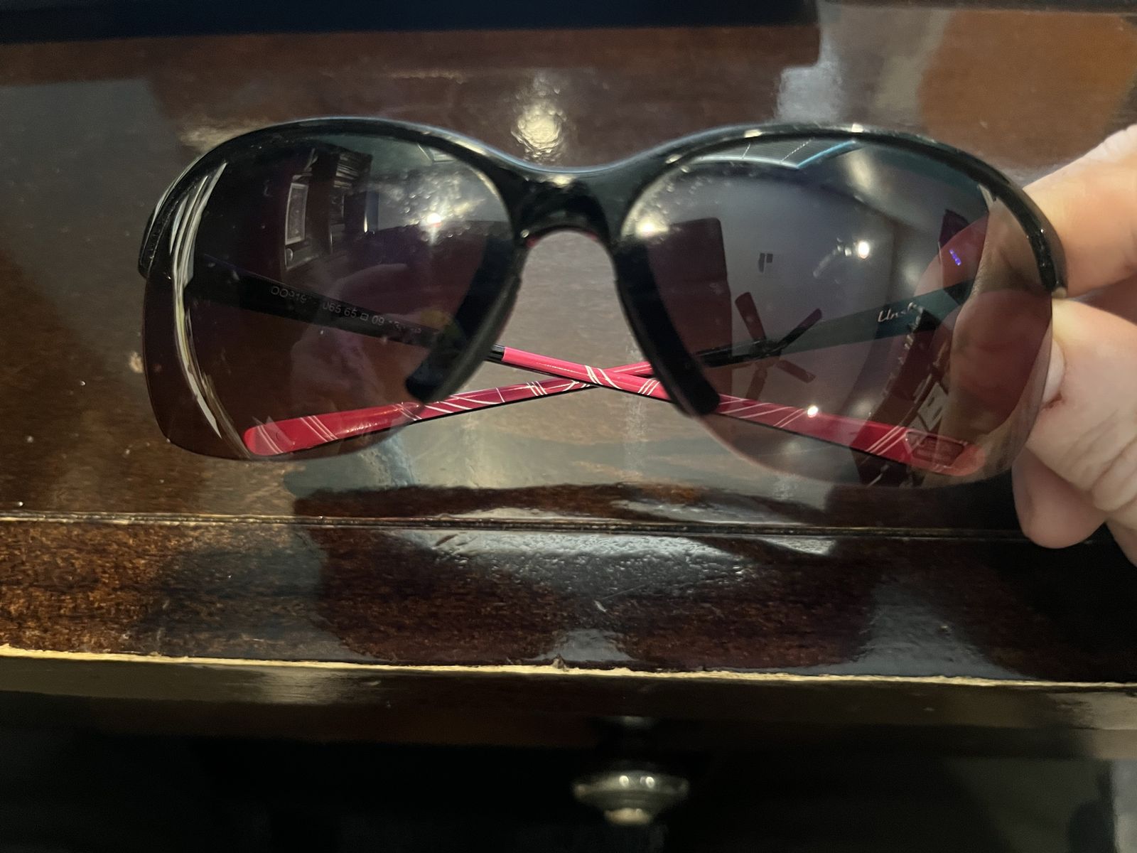 Oakley Unstoppable Women’s Sunglasses Raspberry color.