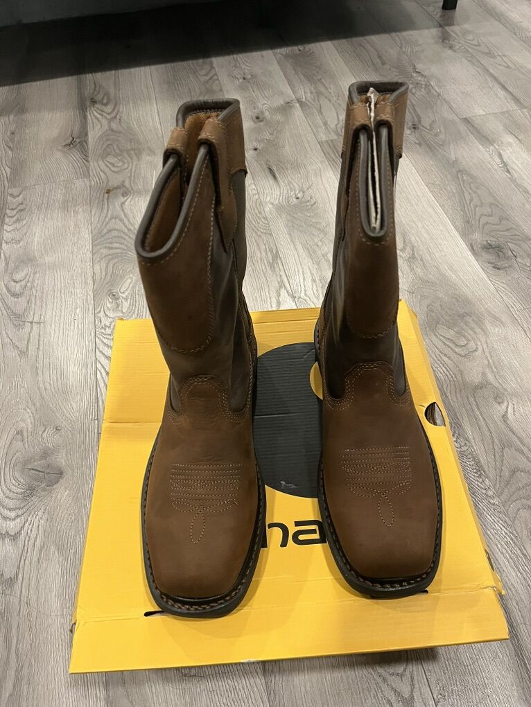 New Carhartt boots
