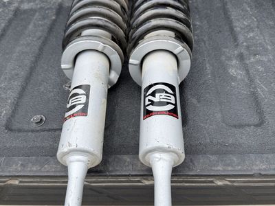 Rough Country N3 Loaded Struts Front Suspension Shocks Pair Used