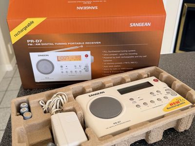 SANGEAN PR-D7 FM/AM DIGITAL TUNING PORTABLE RECEIVER