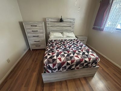 Full Size Bedroom Set – Bed Frame, Dresser & Nightstand