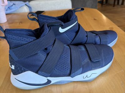 Nike Zoom LeBron Soldier 12 SFG Dark Blue Basketball Shoes, Men's Size 14, Signed
