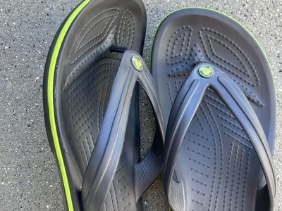 Crocs Flip Flops Womens Size 8 Charcoal Lime Green