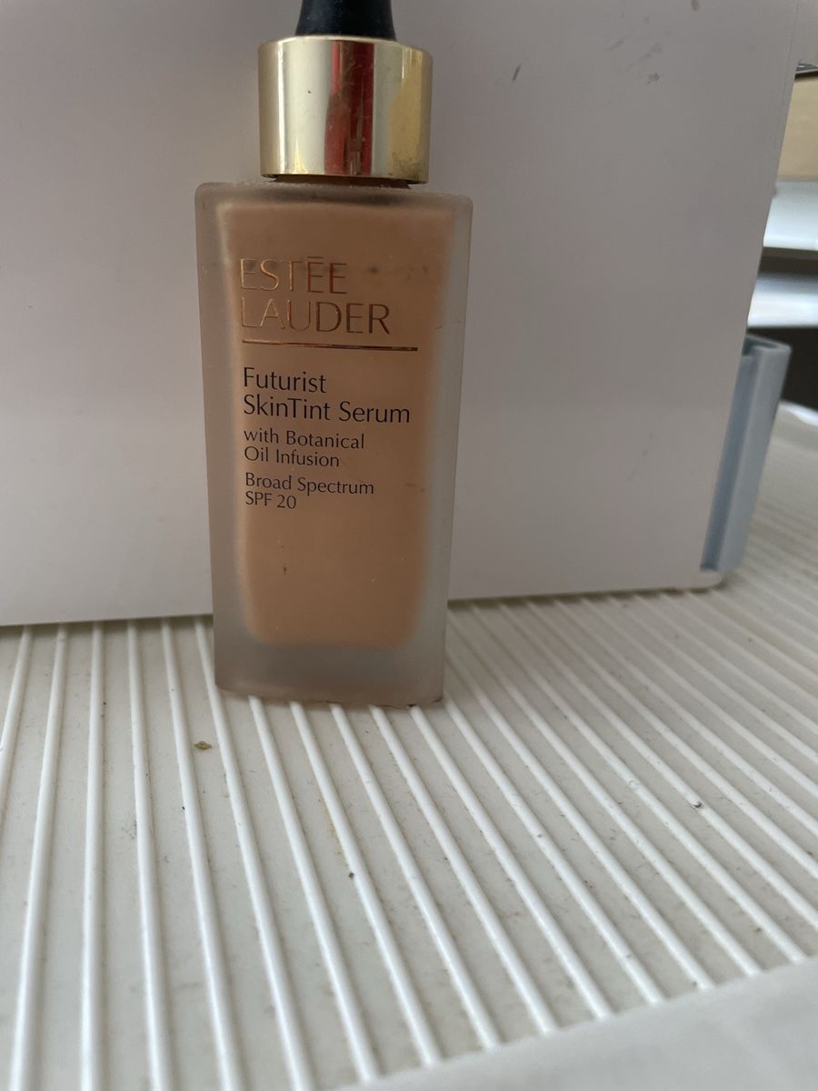 Estee Lauder Futurist SkinTint Serum Foundation SPF 20 - 3N2 Wheat