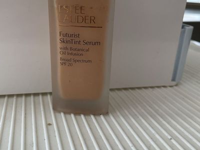 Estee Lauder Futurist SkinTint Serum Foundation SPF 20 - 3N2 Wheat