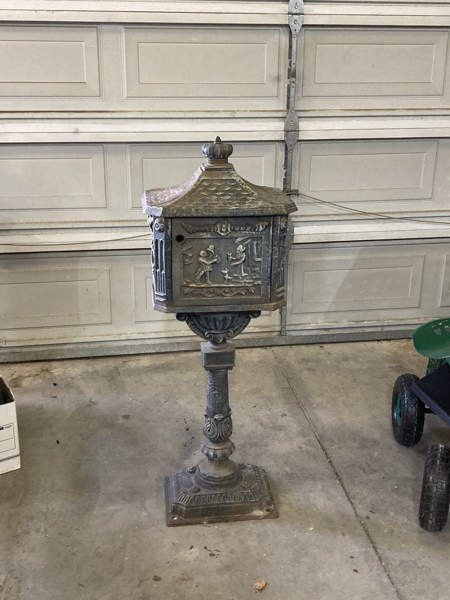 Cast iron mail box - decoration