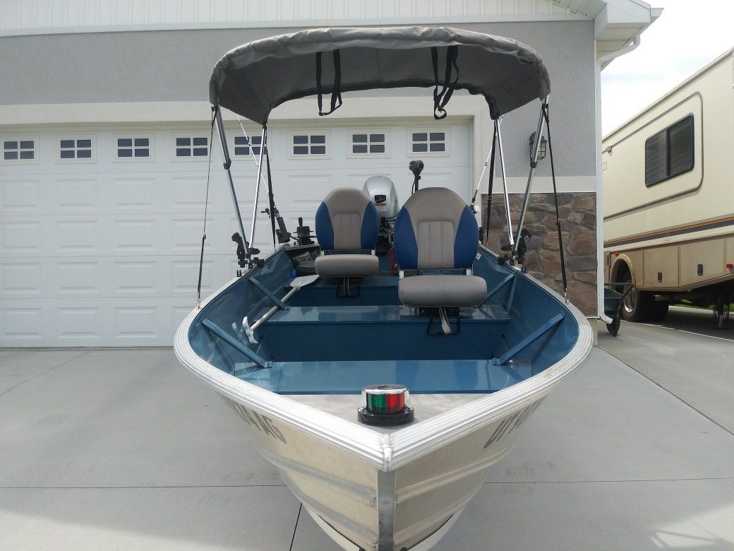 Fishing Boat/V-Bottom