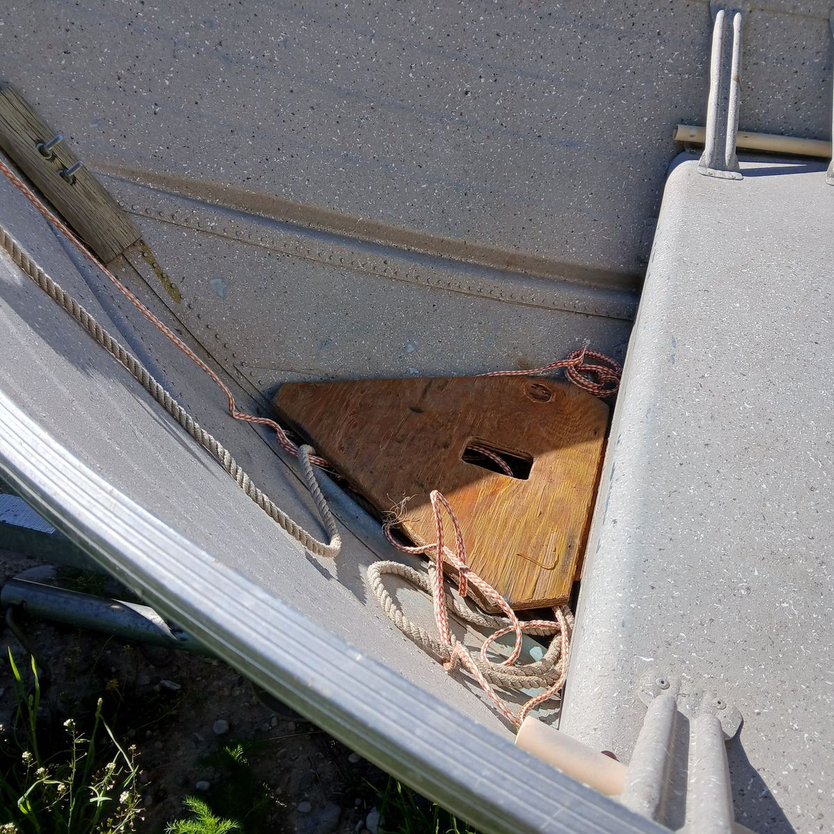 14 foot deep hull smoker craft