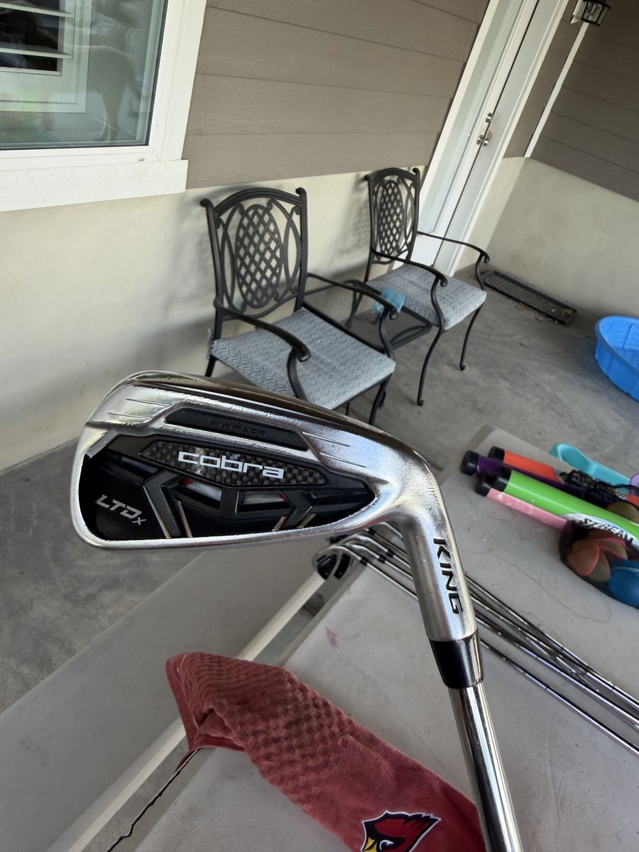 Cobra KING LTDx Iron Set (4-PW) Golf Clubs