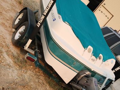 1997 Fourwins Boat