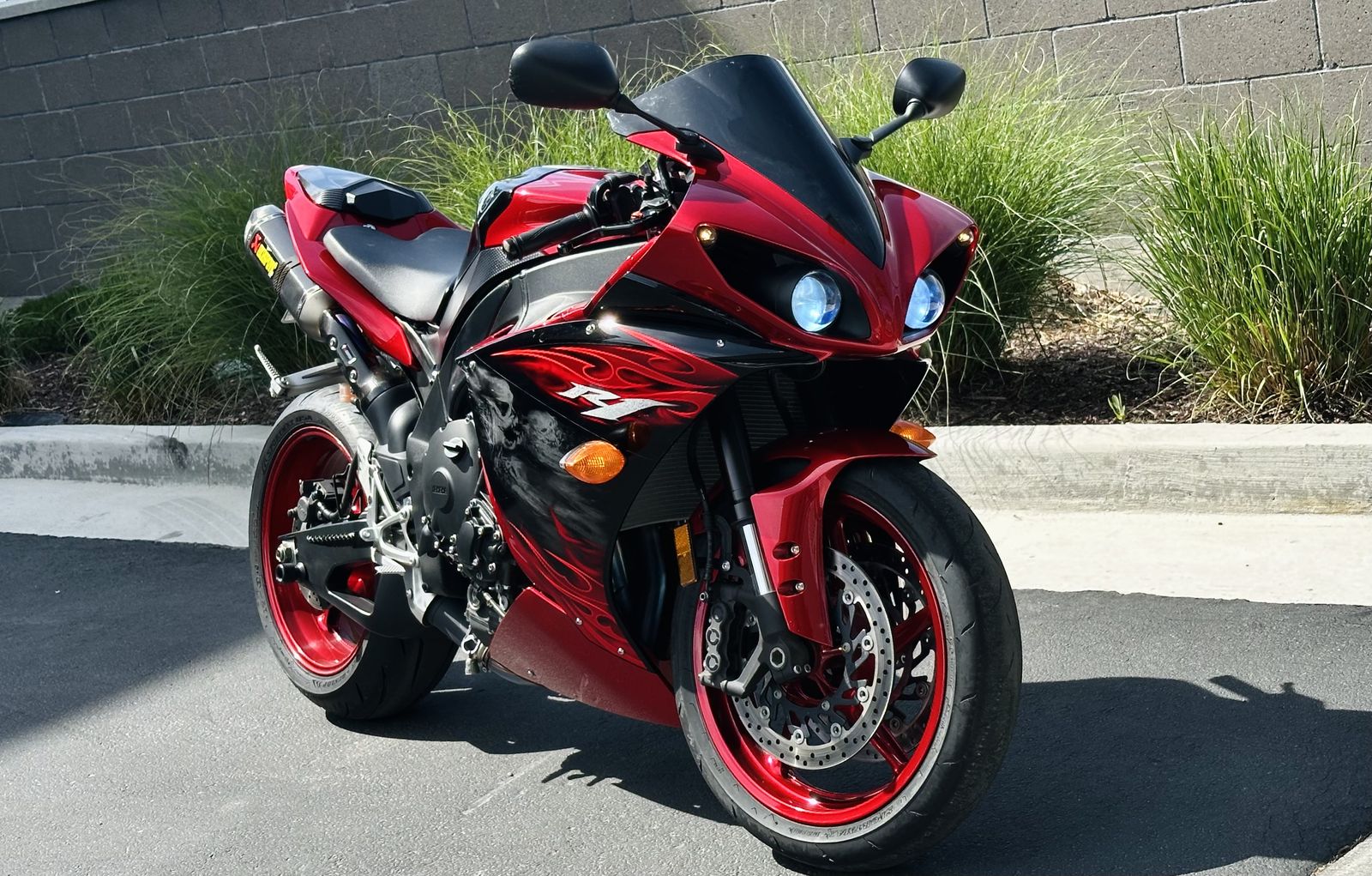 2011 Yamaha YZF-R1 Raven – **4,850 Miles** – Akrapovič Evolution Full Exhaust