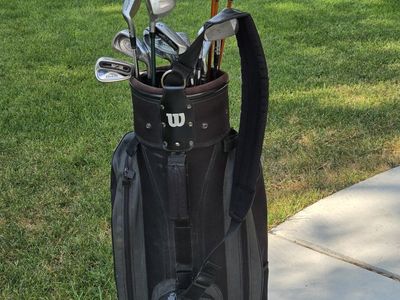 Golf Club set with Bag 3 Maxfli Drivers, Putter, Set of pitching wedges