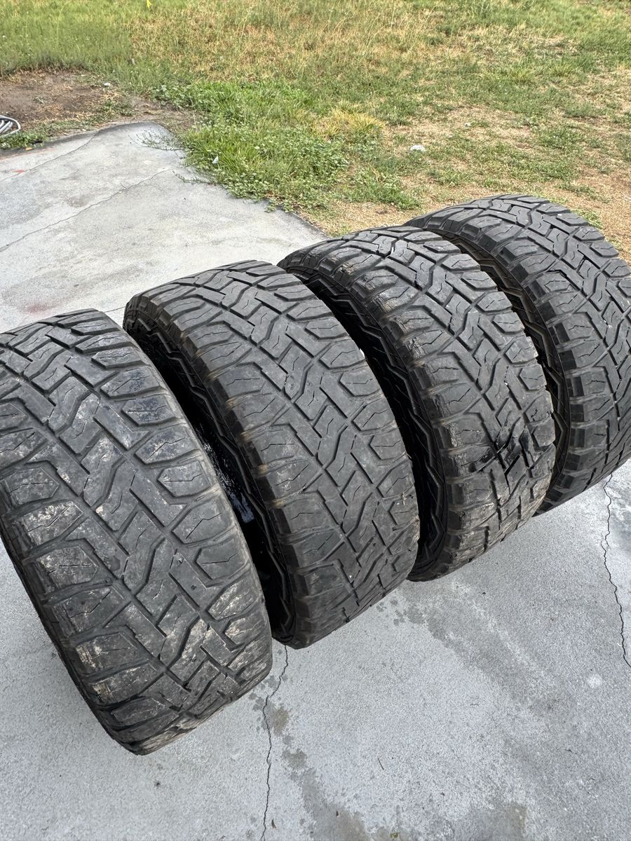 37.13.50.R22LT Toyo R/T Open Country Tires 