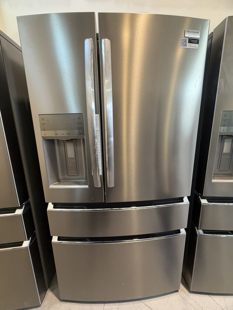 Frigidaire Gallery Counter-deprh Refrigerator