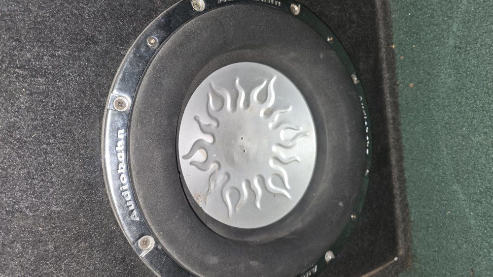 audiobahn big 12 and 1000w amp