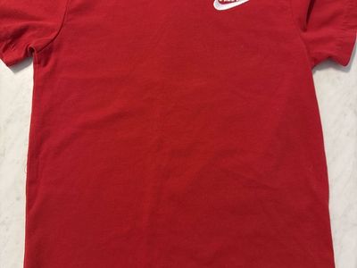 Nike Red Short Sleeve T-Shirt for Kids with White Logo - Size 5-6