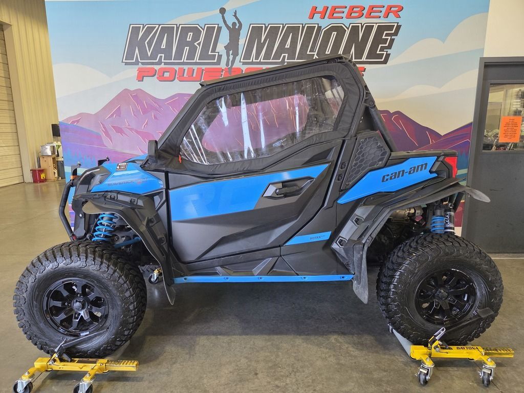 2019 Can-Am® Maverick™ Sport X RC 1000R