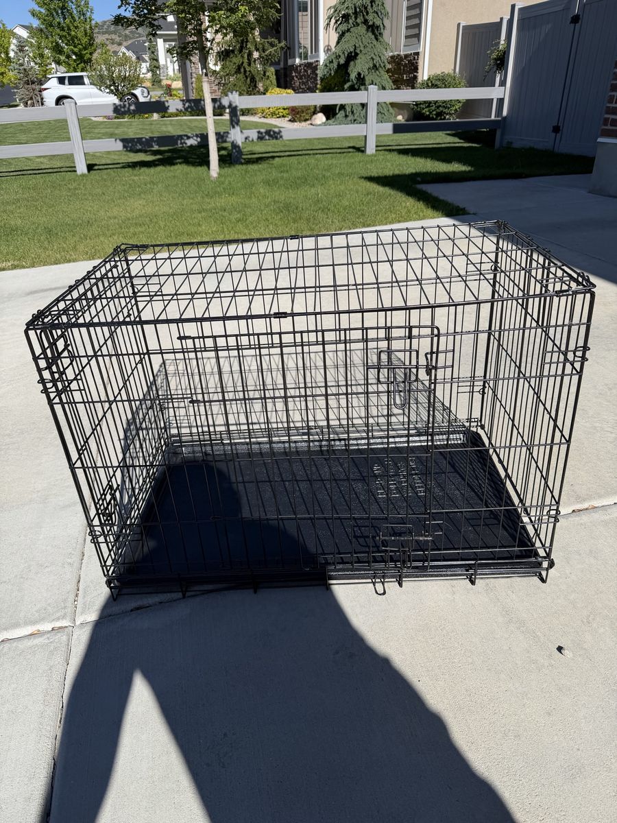 Large Black Wire Animal Crate/Cage (36x22x24") - Near New Condition