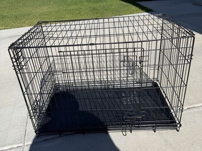 Large Black Wire Animal Crate/Cage (36x22x24") - Near New Condition