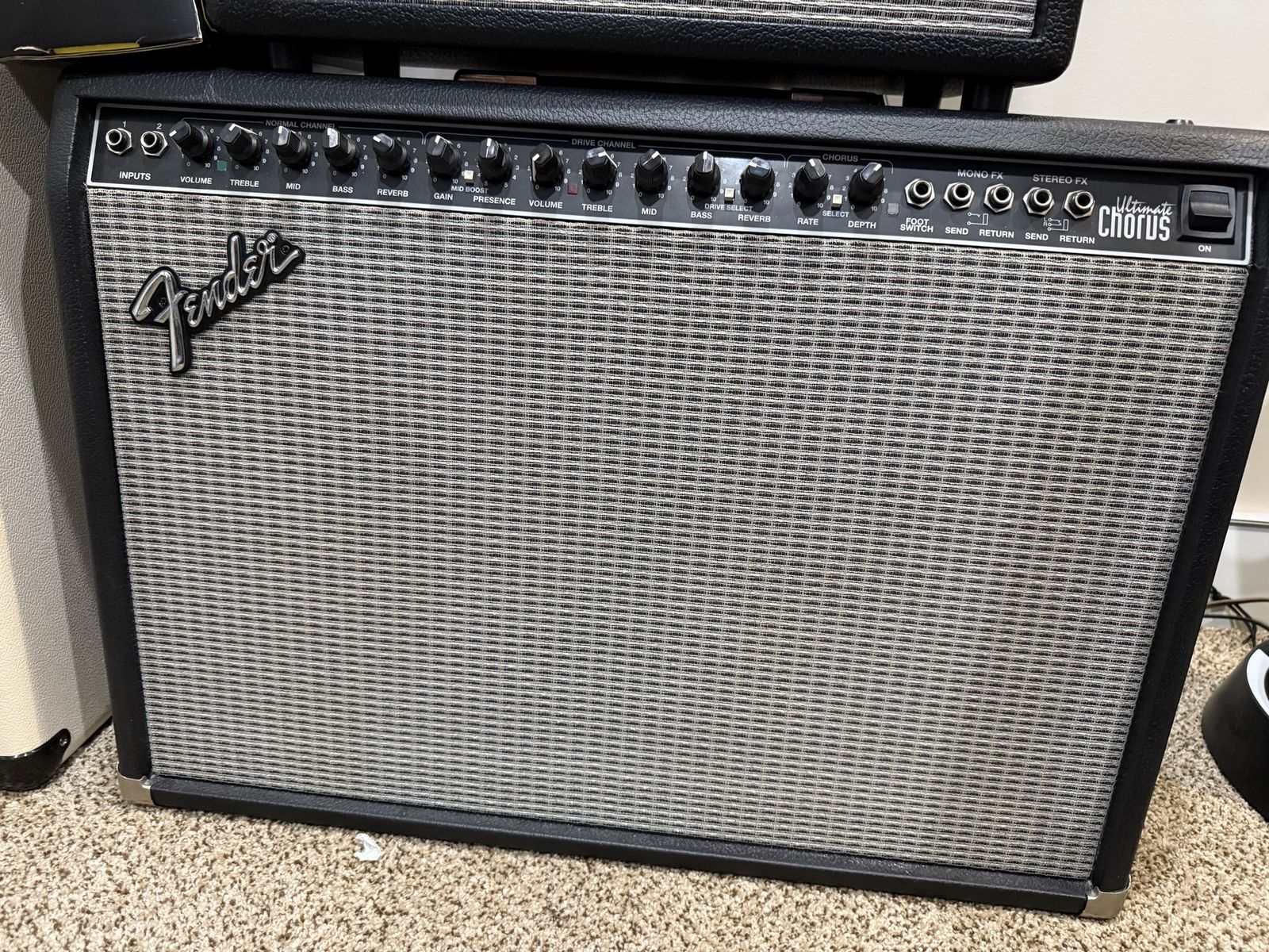 Fender Ultimate Chorus Electric Guitar Amp