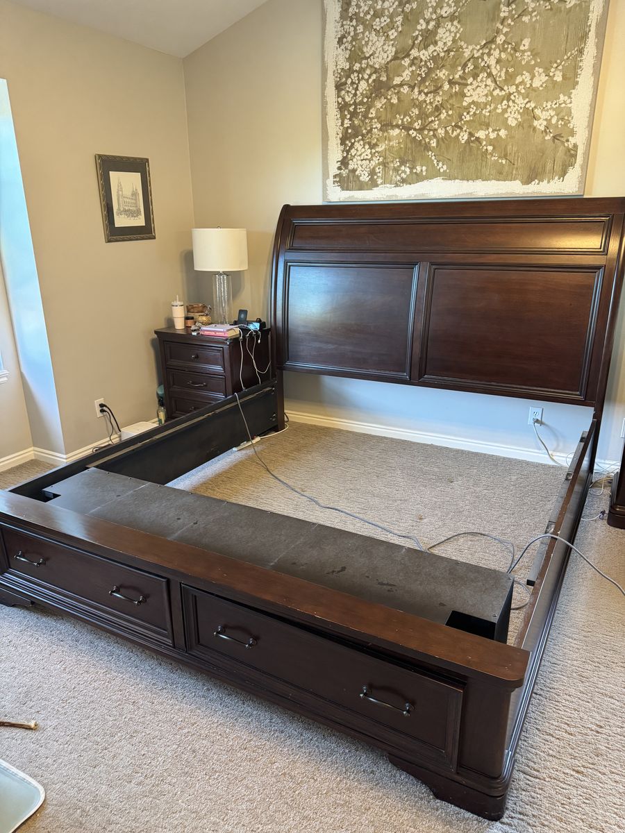 Beautiful Quality King Bed & Dresser