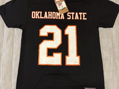 Barry Sanders OSU Shirt and Collectible