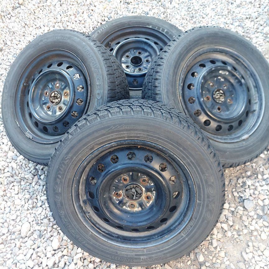 TOYO Observe G3-ICE 205/60R15 91T Winter Tires on Steel Rims - 5 lug pattern
