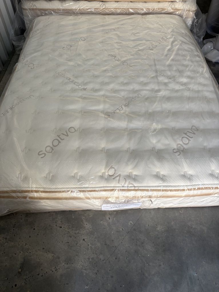 Saatva Classic 11.5 Queen Mattress