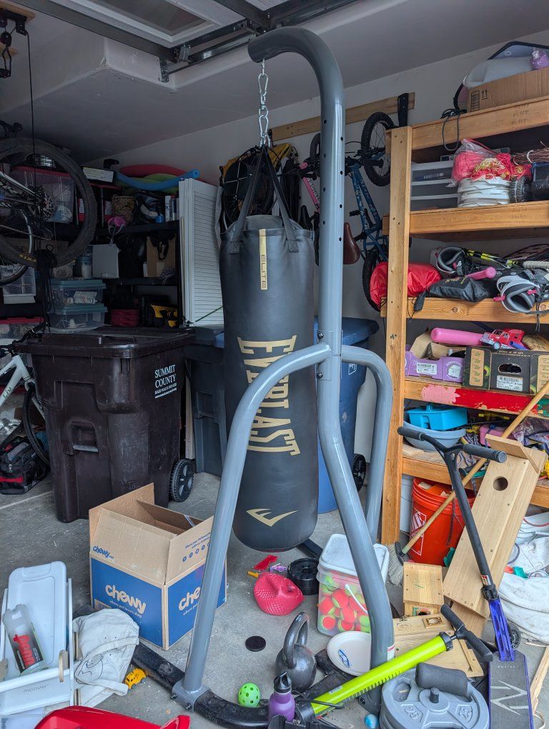 Everlast Elite Heavy Punching Bag with Free-Standing Heavy Bag Stand