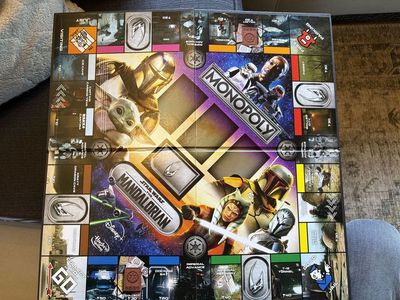 Monopoly: Star Wars Monopoly The Mandalorian Edition Board Game – Protect Grogu &Battle Imperial Enemies