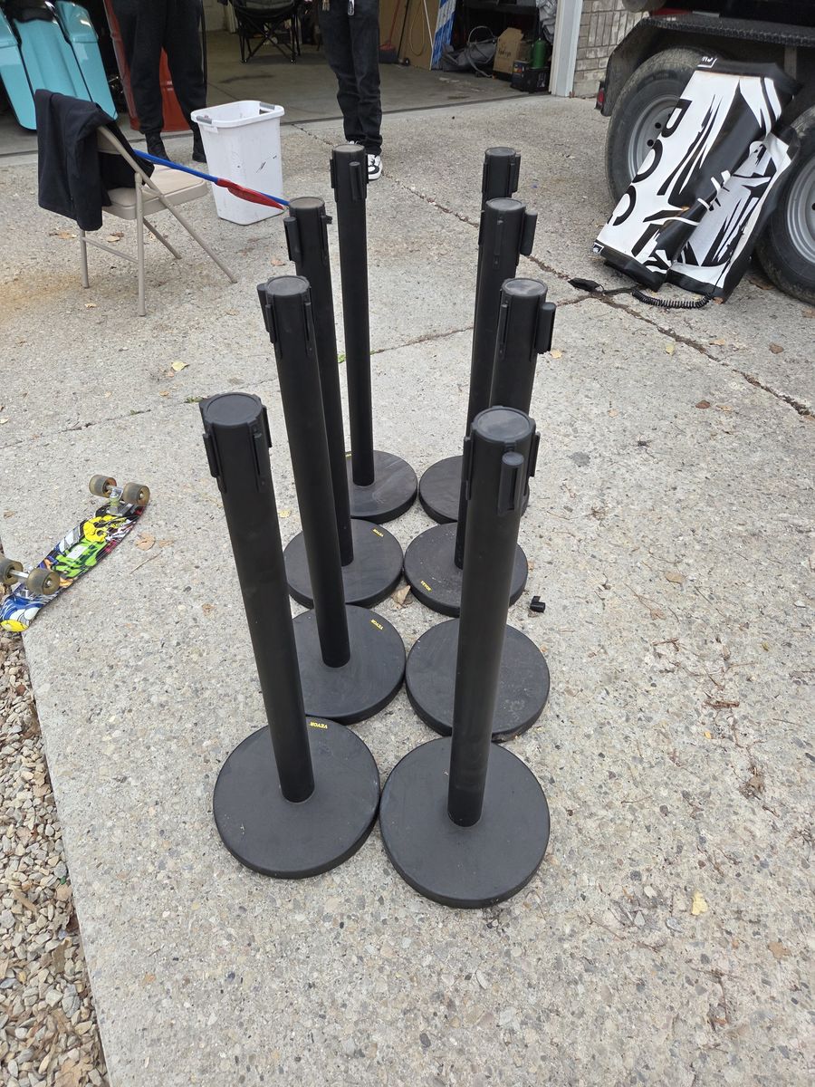 8 stanchions for 160