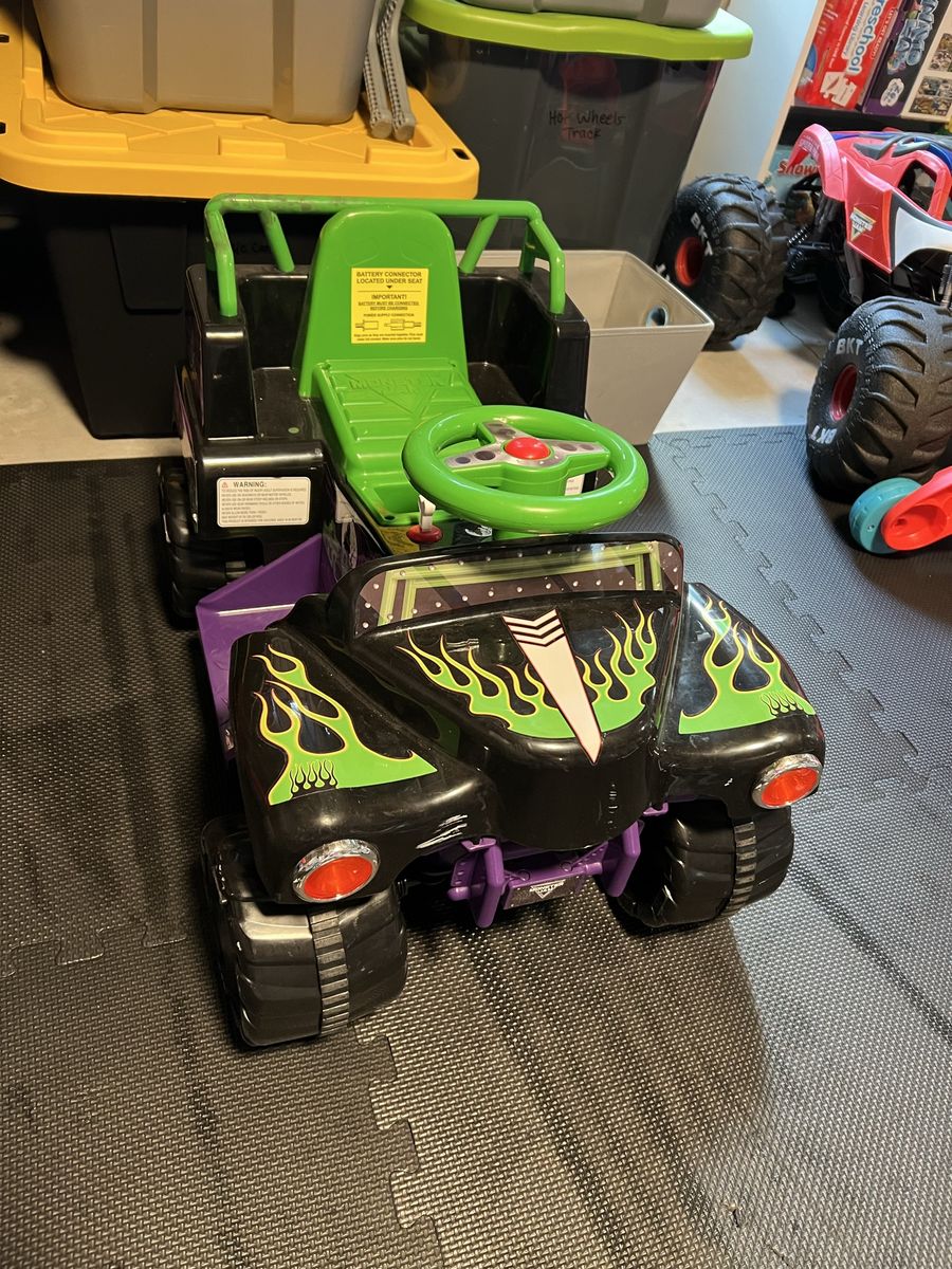 Power Wheels GraveDigger