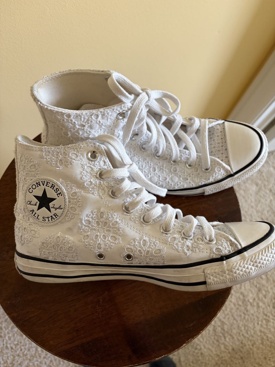 White eyelet lace Converse hightop shoes - Womens size 9