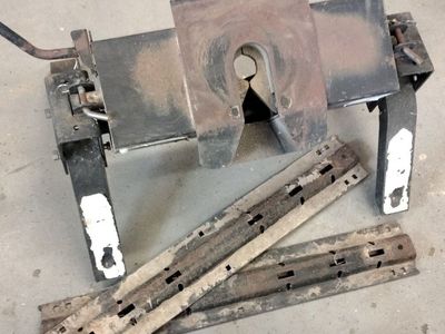 14,000 lb Reese fifth wheel hitch