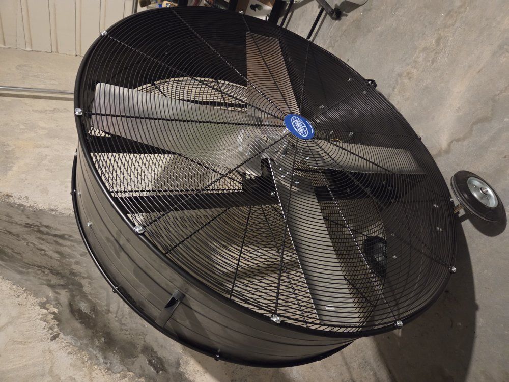 Large Fan With Spare Blades