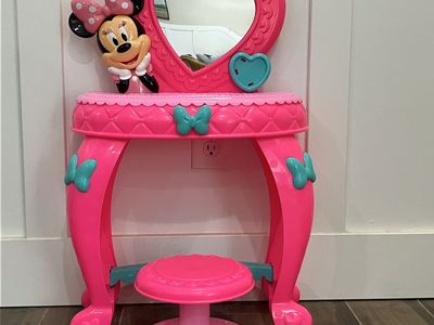 Disney Junior Minnie Mouse Bow-Tique Vanity & Stool - Pink Kids Dressing Table Set