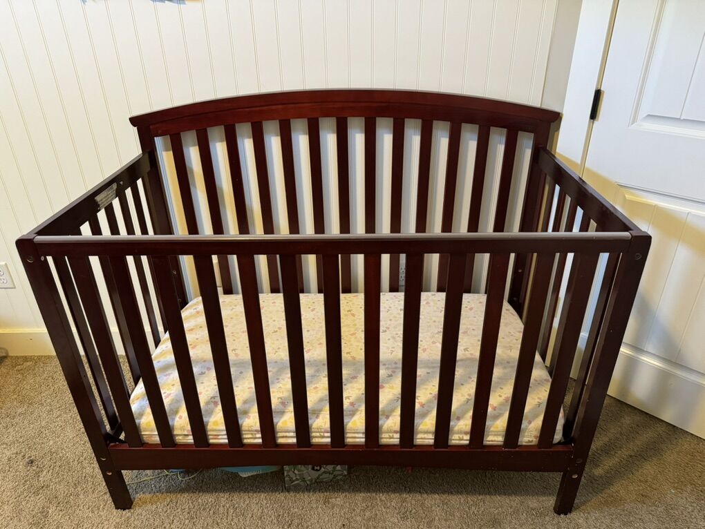 Dream On Me Eden 4-in-1 Convertible Crib In Cherry