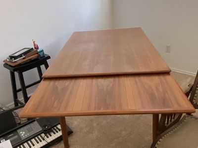 Oak dining room table