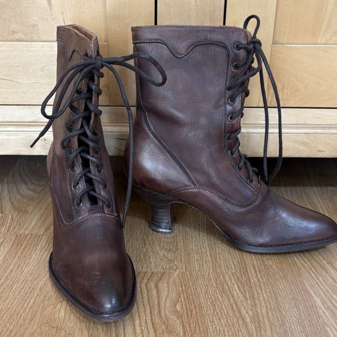 Brown Leather Lace-Up Vintage-Inspired Victorian Ankle Boots - Women's 7 - NWOT