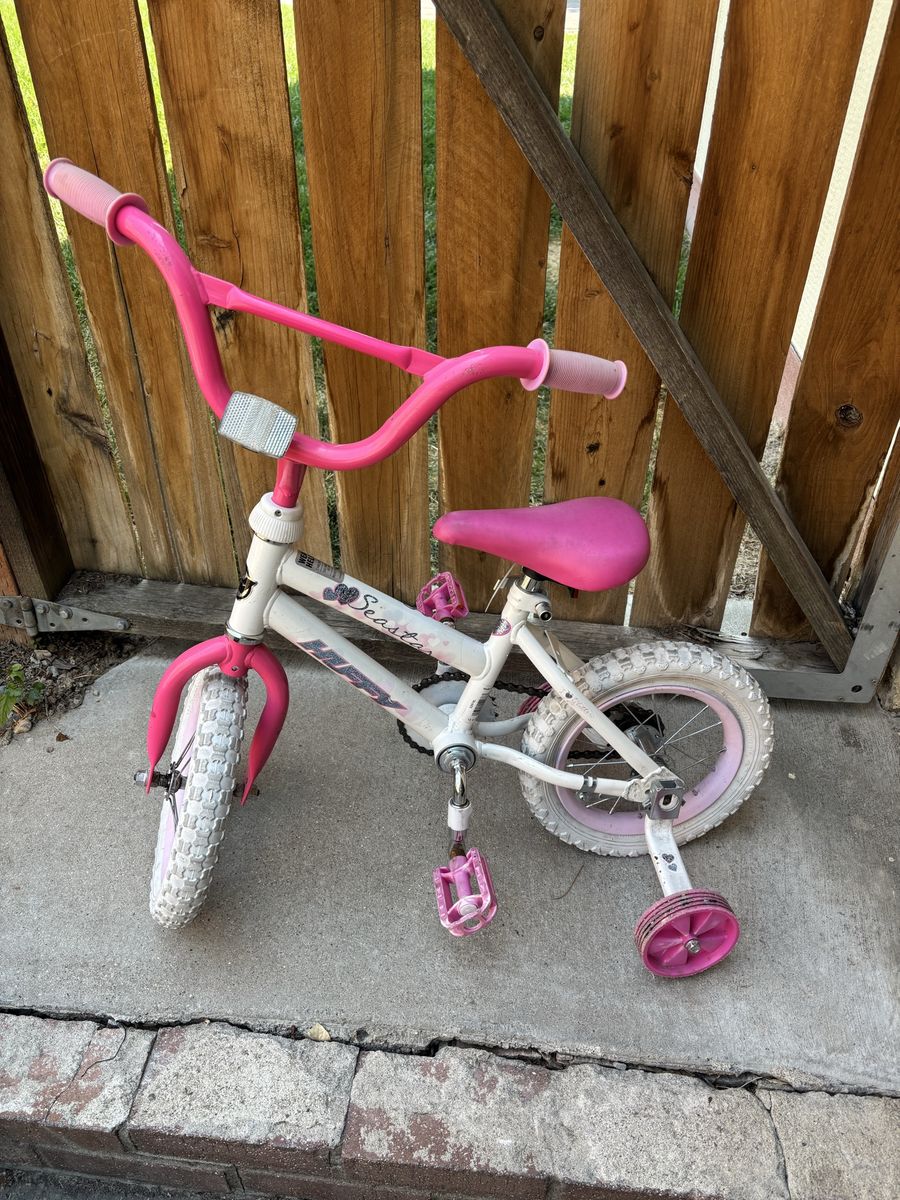 Huffy Sea Star 12 Inch Girls Bike with Training Wheels - Pink and White