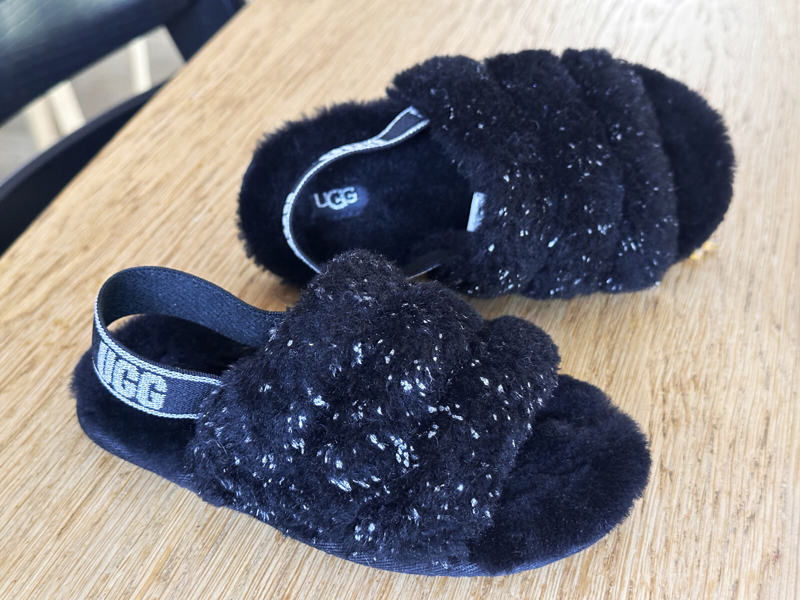 Kids UGG Fluff Yeah Slide Slipper - Black - Size 12. Retail $60