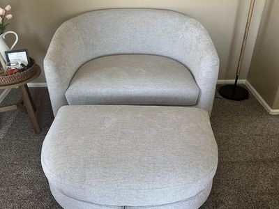 Thomasville Dillard Accent Chair with storage Otto