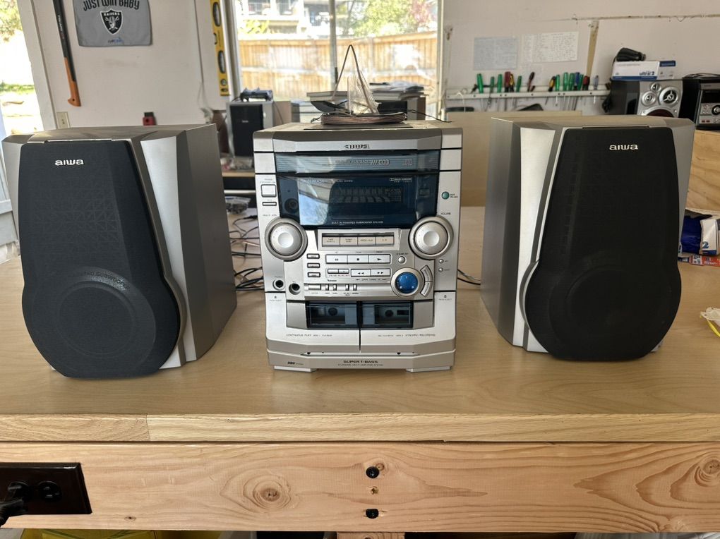 Aiwa Mini Shelf Stereo