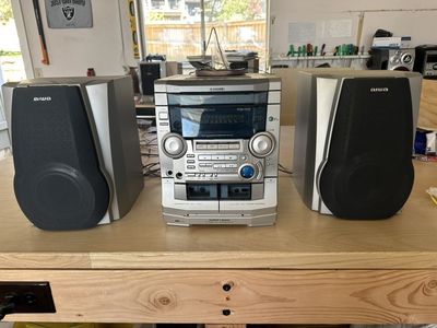 Aiwa Mini Shelf Stereo