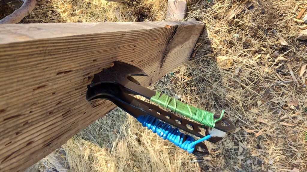 custom throwing axes/kuni