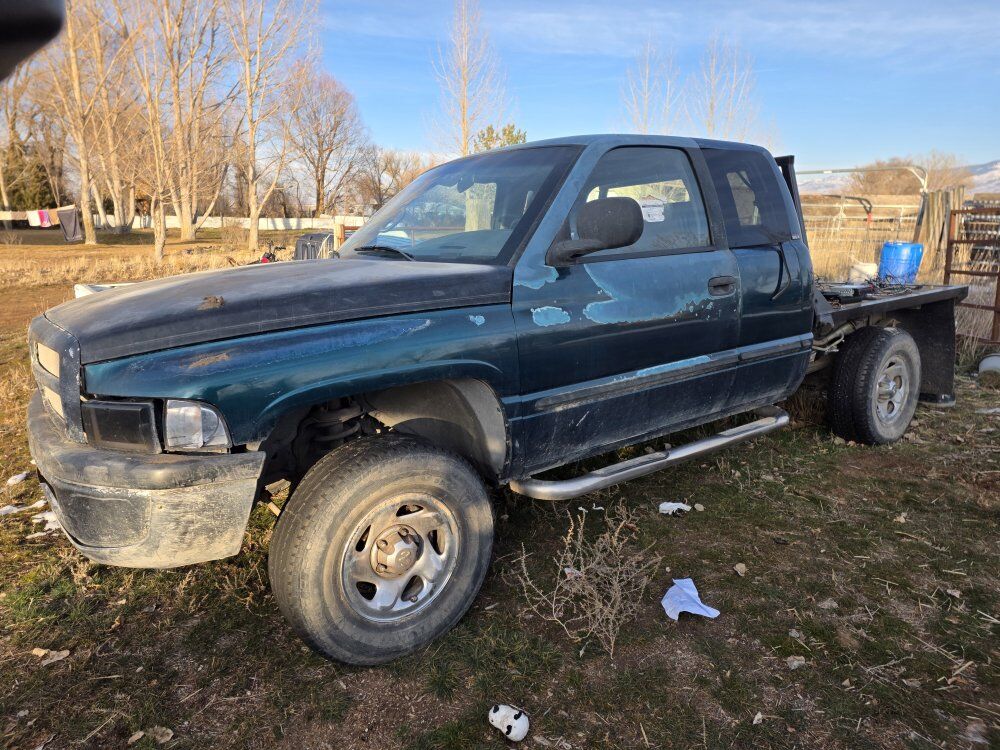 98 dodge 1500. 5.9l v8 manual 5spd.